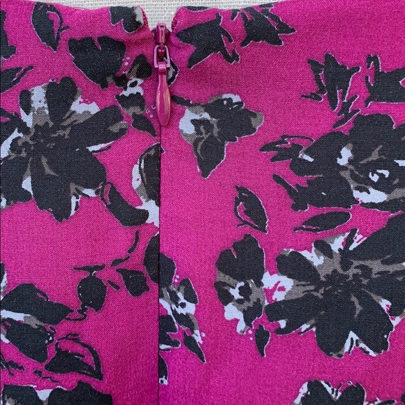 Banana Republic Purple Burgundy Floral Print Top - Picture 5 of 7